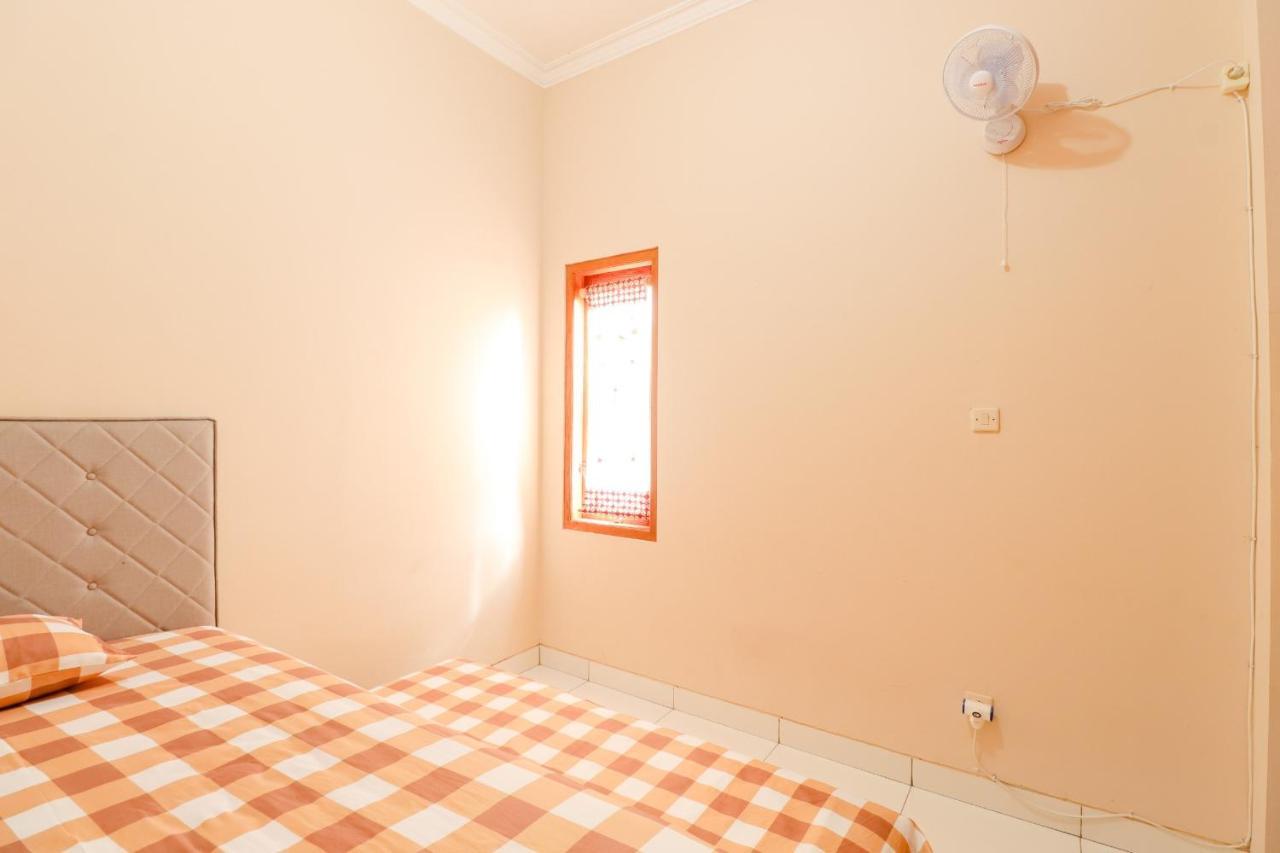 Griya 90Tr Syariah Hotel Ngaglik Exterior photo